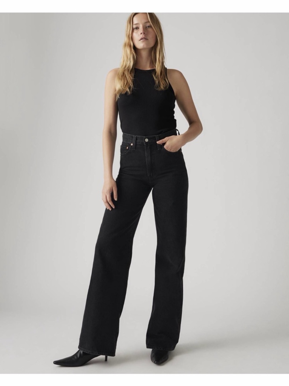 Levi’s High-Rise Ribcage Wide Leg Women's Jeans in Rosie Posie Black size 27x32